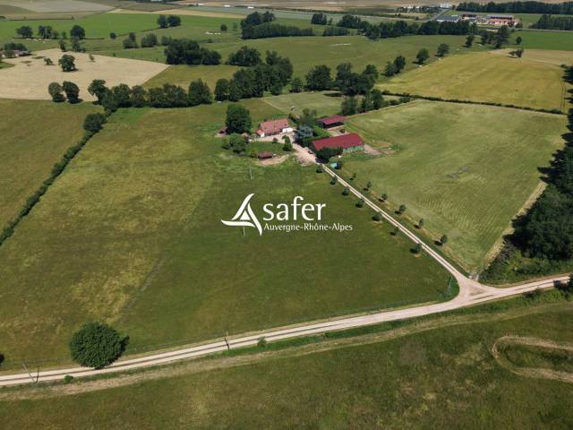 Maison r&eacute;nov&eacute;e avec 6 ha - Secteur LAPALISSE