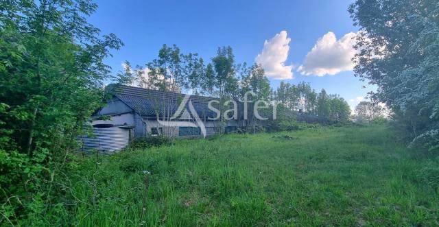 B&acirc;timent agricole avec 8 hectares en Aveyron