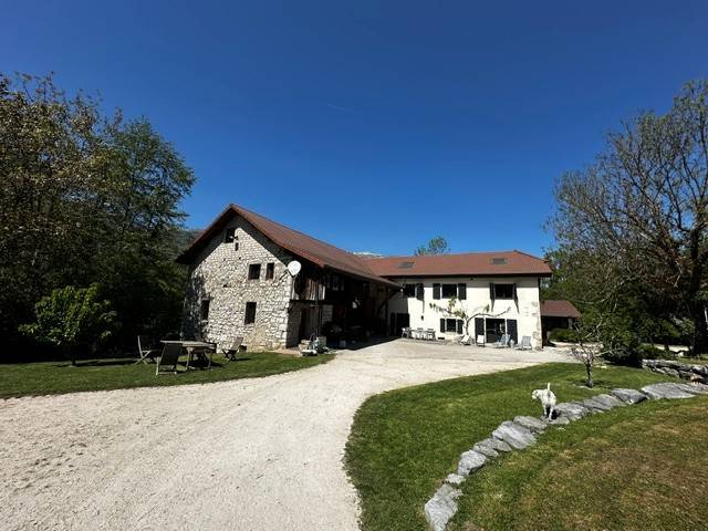 Propri&eacute;t&eacute; Familiale aux portes de Gen&egrave;ve
