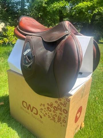 Selle de saut CWD &agrave; vendre