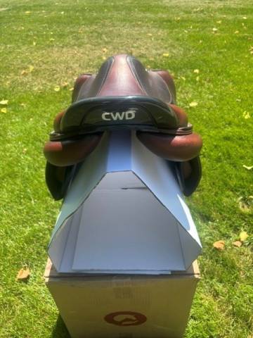 Selle de saut CWD &agrave; vendre