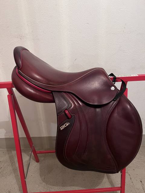Vends selle de saut CDW en tr&egrave;s bon &eacute;tat 