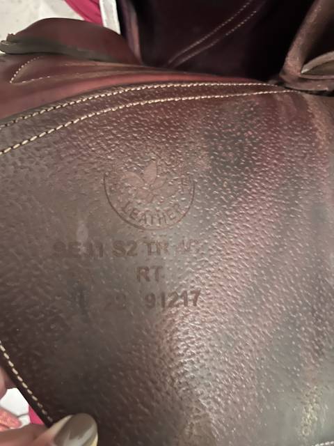 Vends selle de saut CDW en tr&egrave;s bon &eacute;tat 