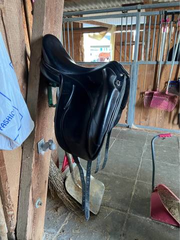 Selle de dressage Devoucoux Malika LAB &ndash; 17,5"