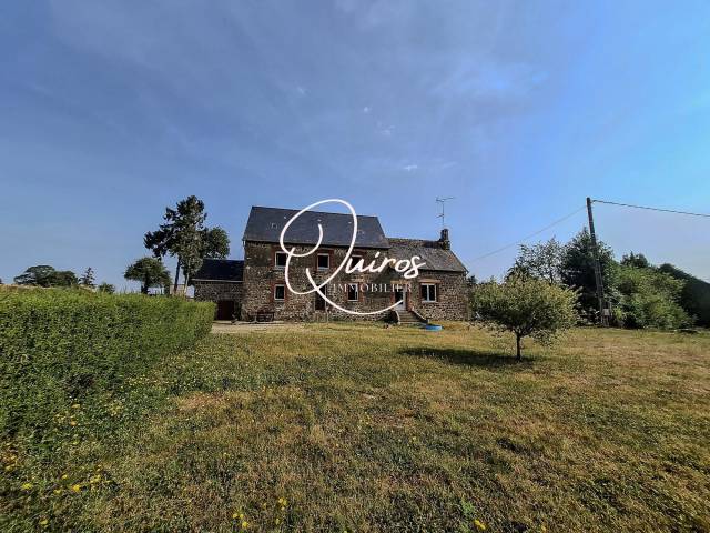 Propri&eacute;t&eacute; &eacute;questre - 2,8 Hectares - Bagnoles-de-l'Orne