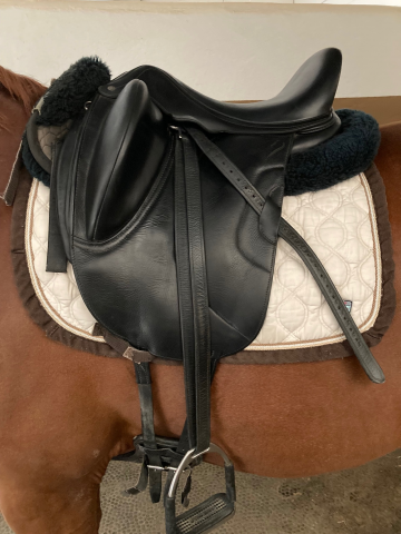 Vends selle de dressage