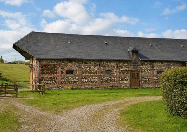 Haras de 11 hecatres sur Forges les Eaux 