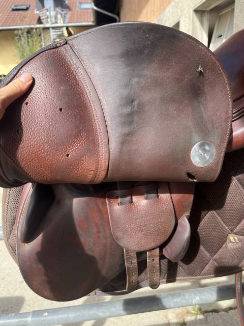 Selle MEYER 17&rdquo; &ndash; tr&egrave;s bon &eacute;tat &ndash; tr&egrave;s peu utilis&eacute;e 