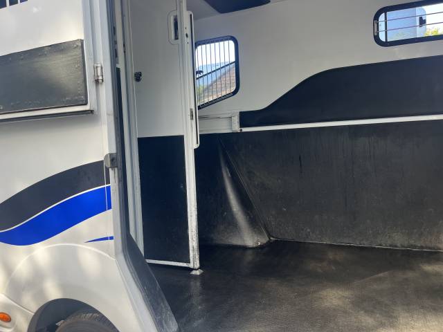 &Agrave; vendre Renault Master 2 chevaux 