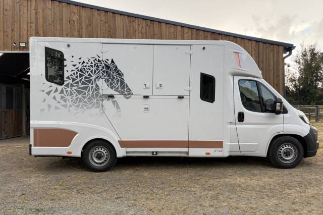 Location camion pour chevaux secteur Angers