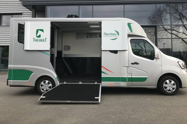 Location camion pour chevaux secteur CHAMB&Eacute;RY