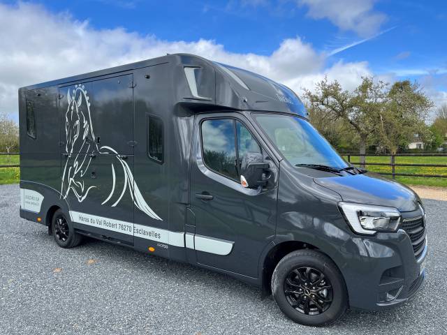 Location camion pour chevaux secteur Neufch&acirc;tel-en-Bray