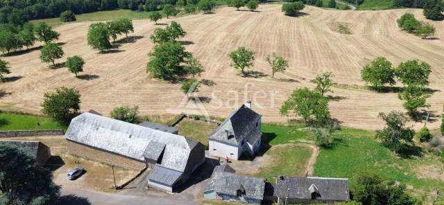 Au sud de Tulle, propriété de caractère sur environ 21 ha at