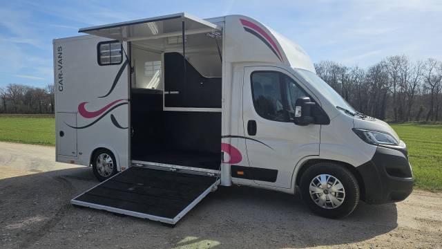 Camion VL FIAT DUCATO 180 2.5 D 3 places, avec HOMECAR
