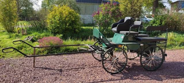 Voiture attelage 
