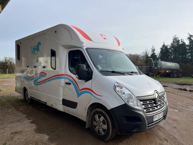 Camion pour chevaux Theault - TO 743