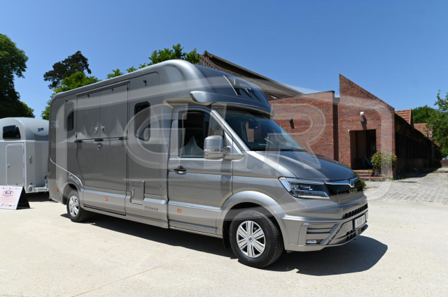 MAN 165CV &ndash; BOITE AUTO &ndash; 5 PLACES &ndash; KRISMAR STALLE &ndash; NEUF