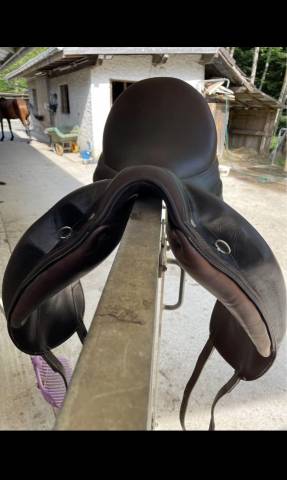 Selle de dressage Devoucoux 