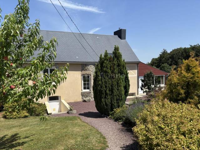 Charmante maison de campagne de 155 m² sur 5 hectares - Idéa
