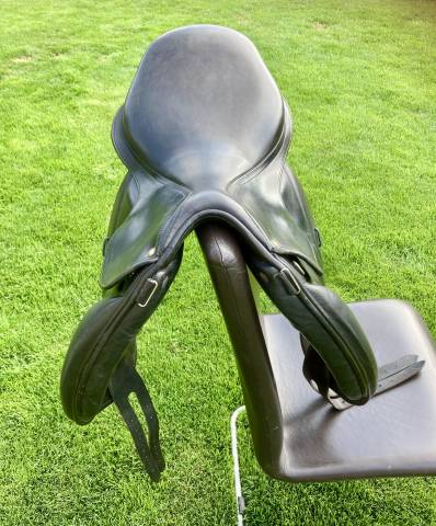À vendre selle de dressage Forestier modèle "Saumur" - 