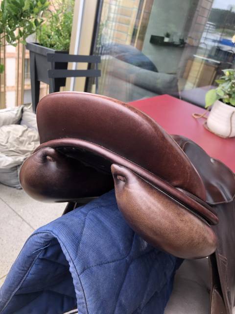 A vendre Selle Childeric 