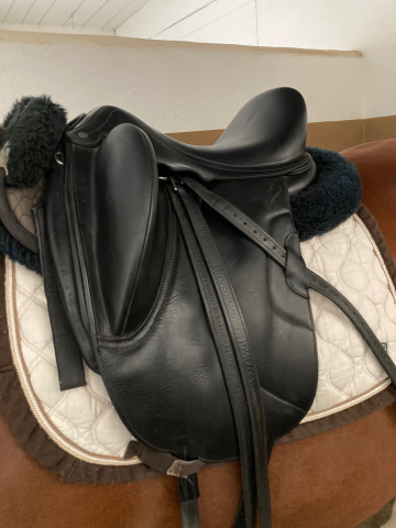 Vends selle de dressage