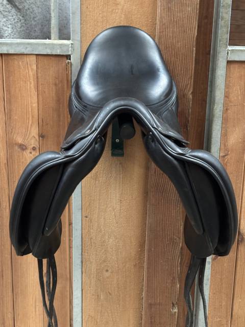 A vendre selle de dressage Amerigo