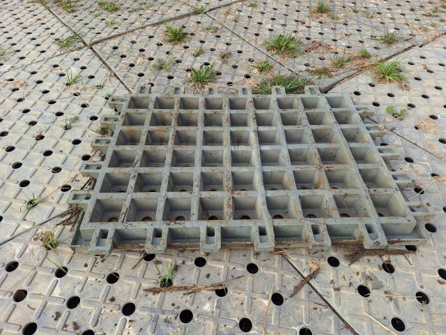 Caillebotis universels