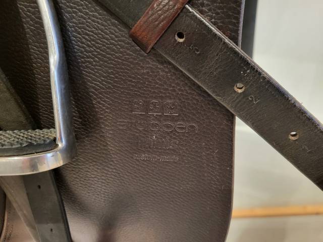 Selle mixte Stübben Aramis – 18 pouces – Excellent état