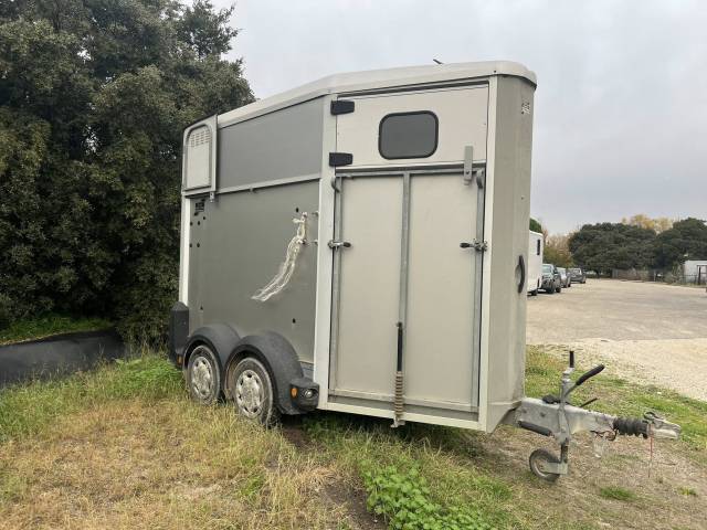 van ifor williams HB403