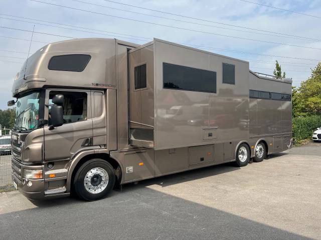 SCANIA P320 INTERHORSE EXCLUSIVE