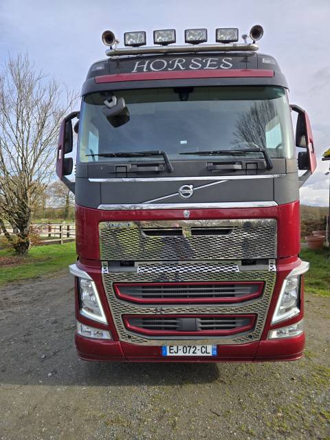 Volvo fh 460ch 2017 50800km 7places chevaux tts options
