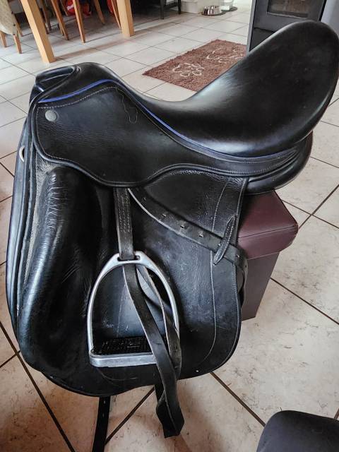 Selle dressage Childeric 