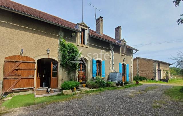 Propri&eacute;t&eacute; agricole bio sur 14ha de pr&eacute; et bois proche Montpon