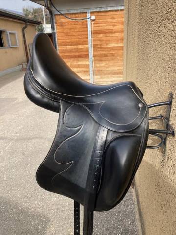 Magnifique selle de dressage