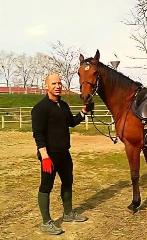 Couple de gardiens &eacute;questre.