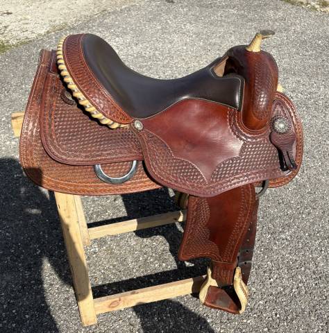 Selle western pool's   taille 16"  full quarter 