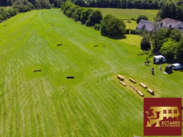 Domaine &eacute;questre 26 Hectares avec G&icirc;te
