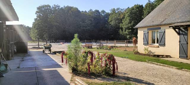 ? Propri&eacute;t&eacute; &eacute;questre d'exception proche Paris ? installations compl&egrave;tes & cadre 