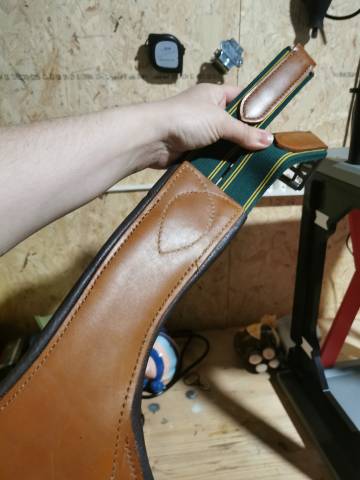 Sangle bavette Eric Thomas 115cm tr&egrave;s bon &eacute;tat