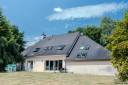 Grande maison familiale avec beau terrain arbor&eacute;