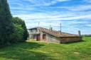 Ancienne ferme 151 m&sup2; habitable avec d&eacute;pendances sur 7 ha sect