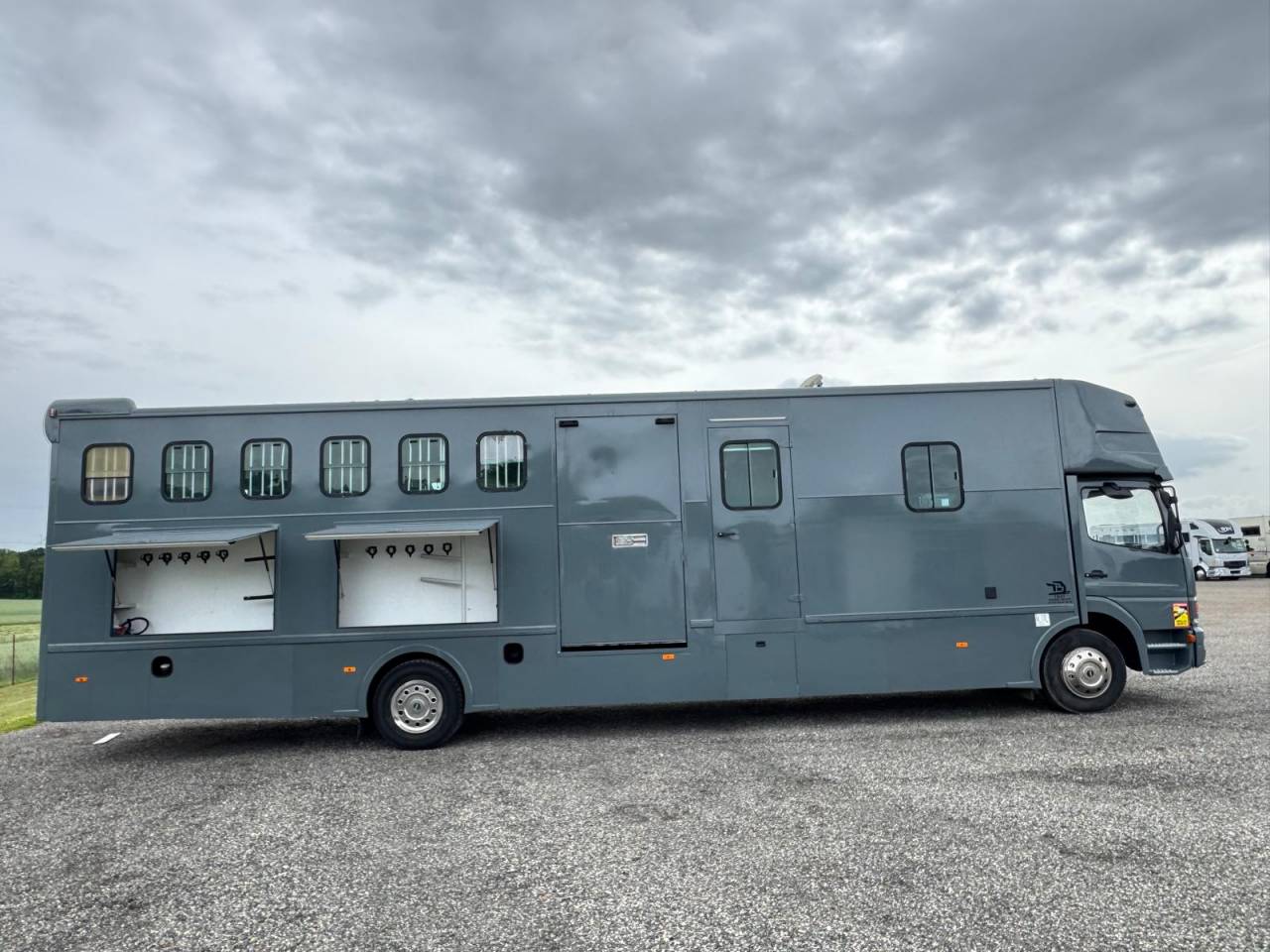 mercedes 15/280/305000kms/7pl chevaux/living 75000euros