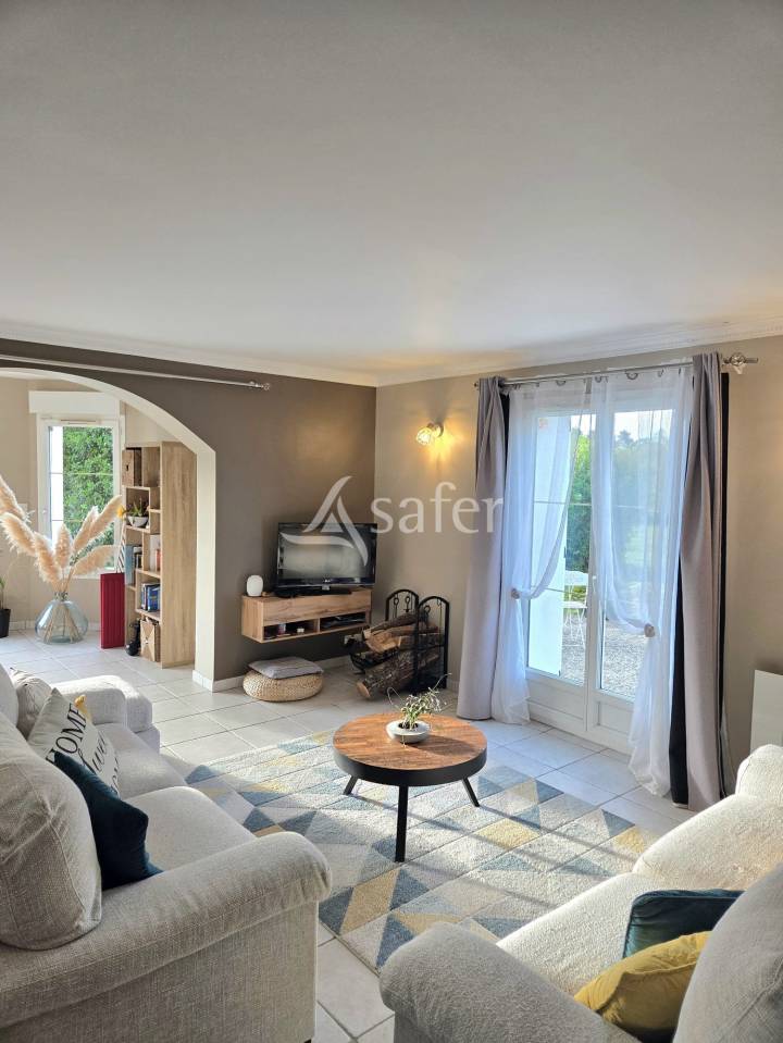 Propri&eacute;t&eacute; &eacute;questre compl&egrave;te avec installations haut de gamme