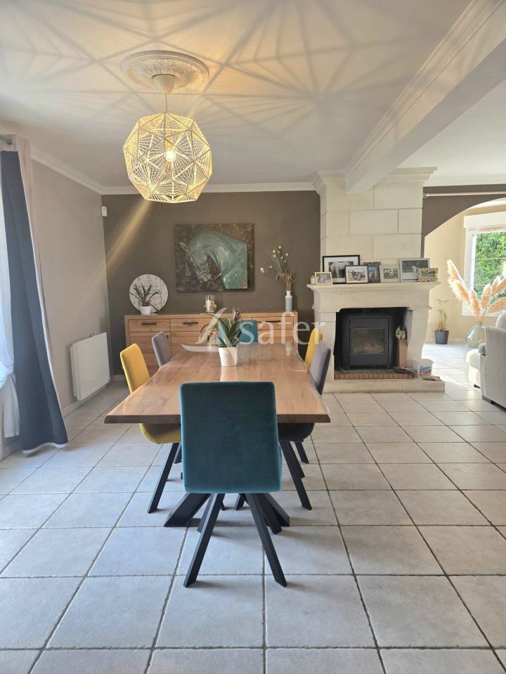 Propri&eacute;t&eacute; &eacute;questre compl&egrave;te avec installations haut de gamme