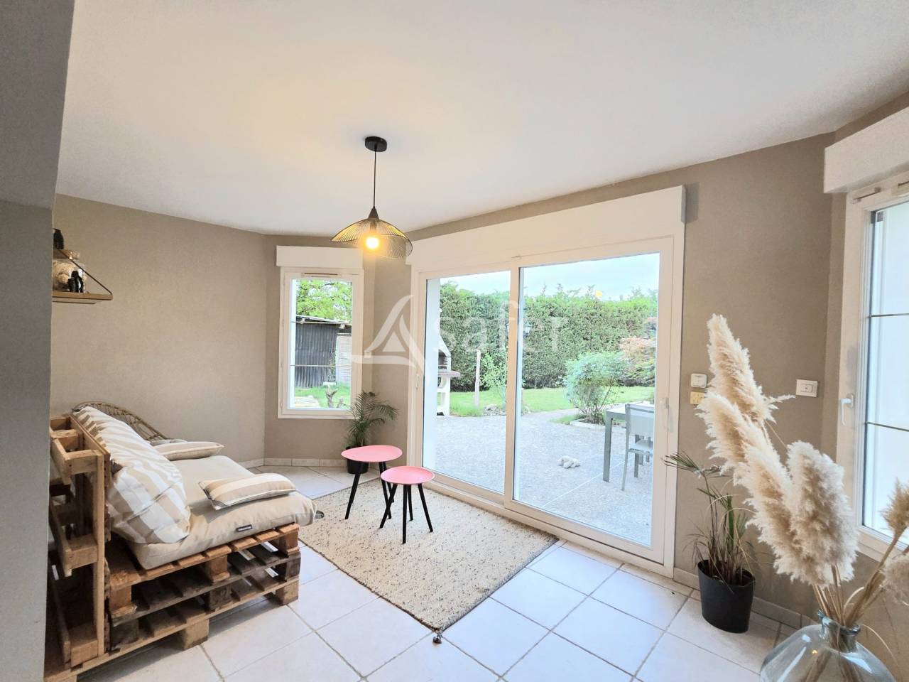 Propri&eacute;t&eacute; &eacute;questre compl&egrave;te avec installations haut de gamme