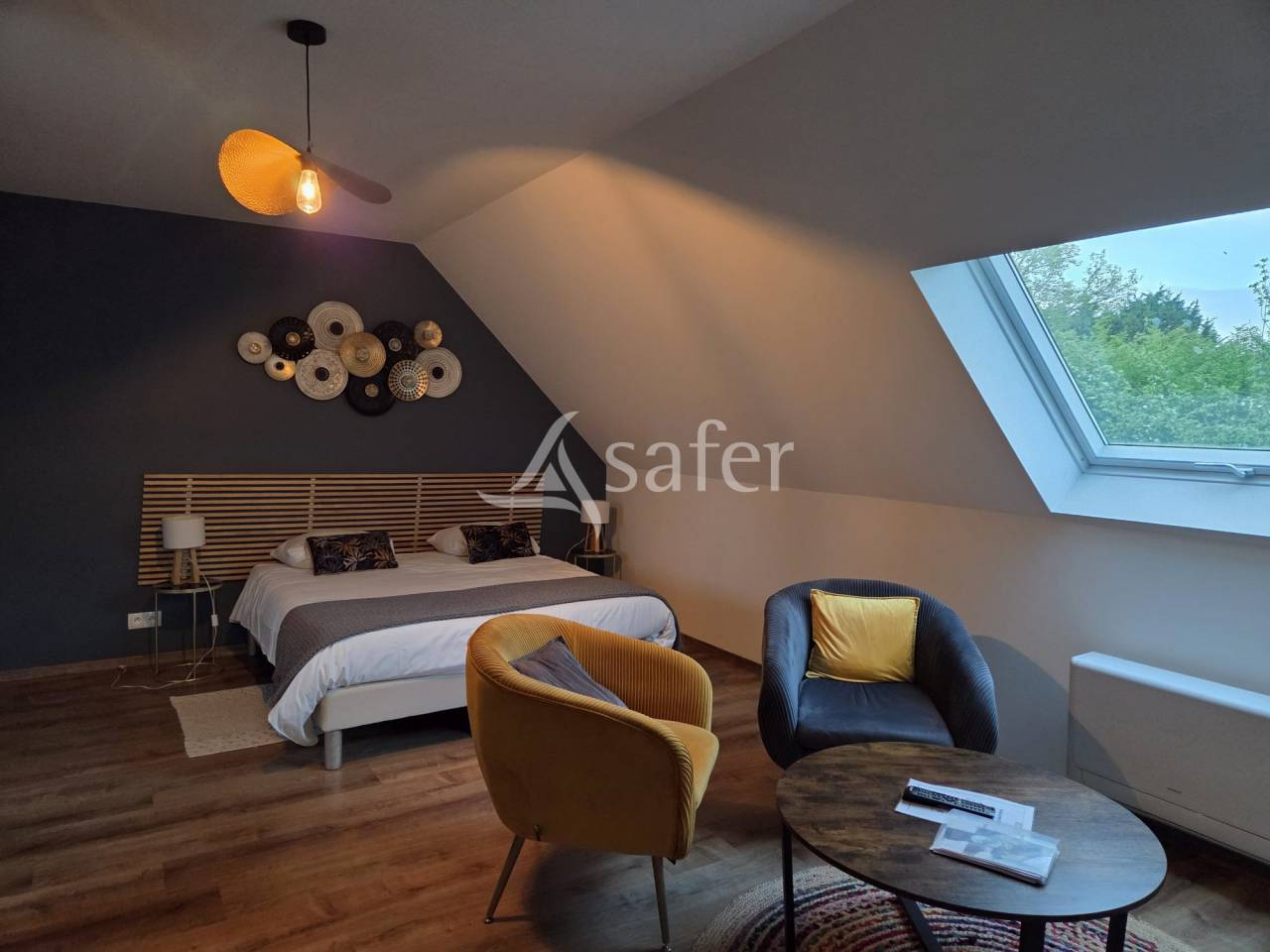 Propri&eacute;t&eacute; &eacute;questre compl&egrave;te avec installations haut de gamme