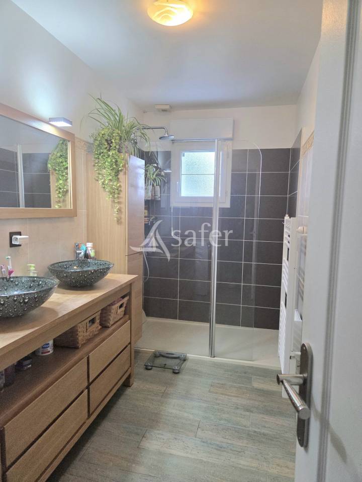 Propri&eacute;t&eacute; &eacute;questre compl&egrave;te avec installations haut de gamme