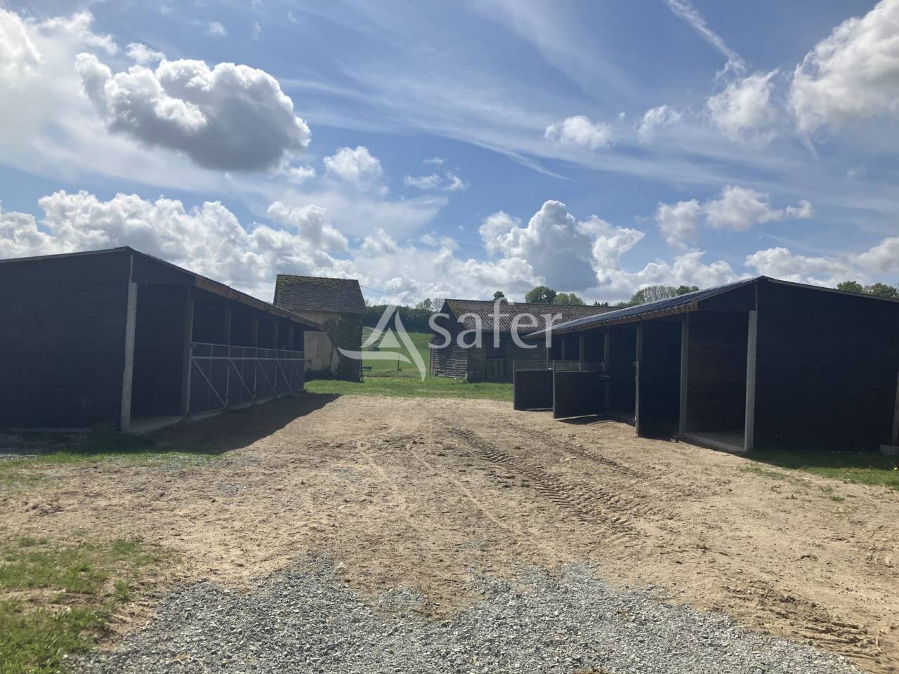 Belle propri&eacute;t&eacute; &eacute;questre