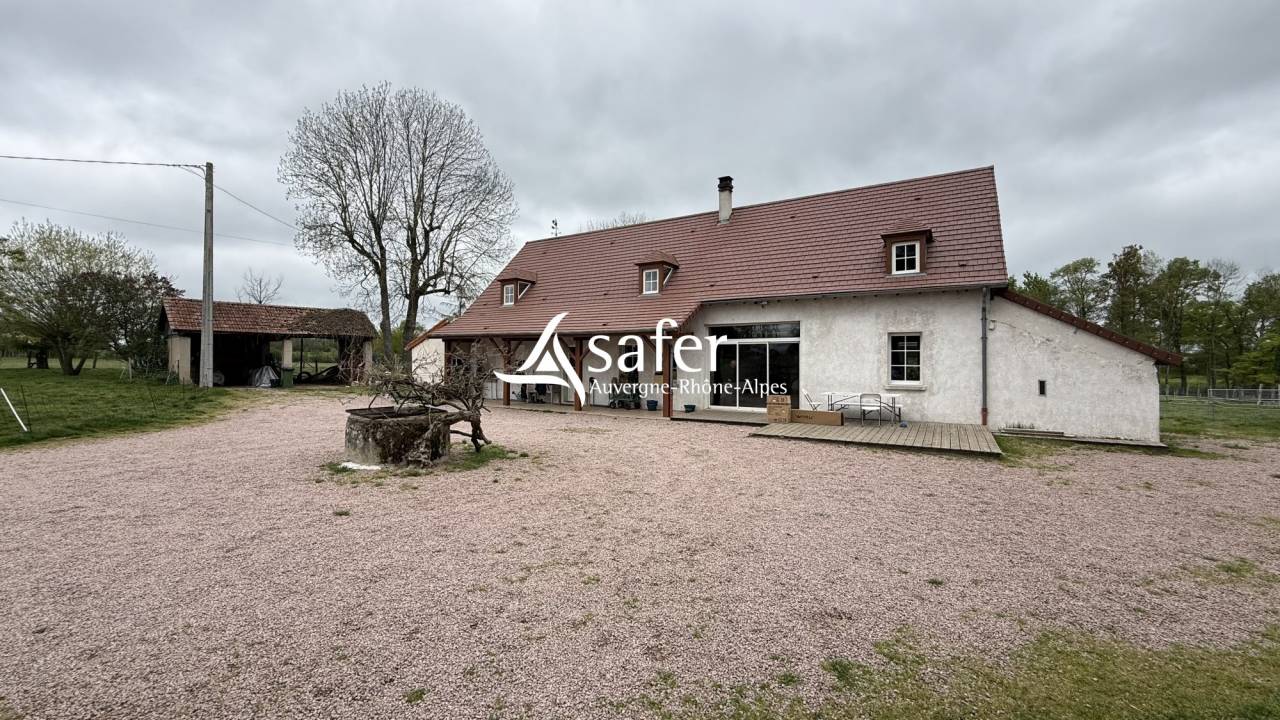 Maison r&eacute;nov&eacute;e avec 6 ha - Secteur LAPALISSE